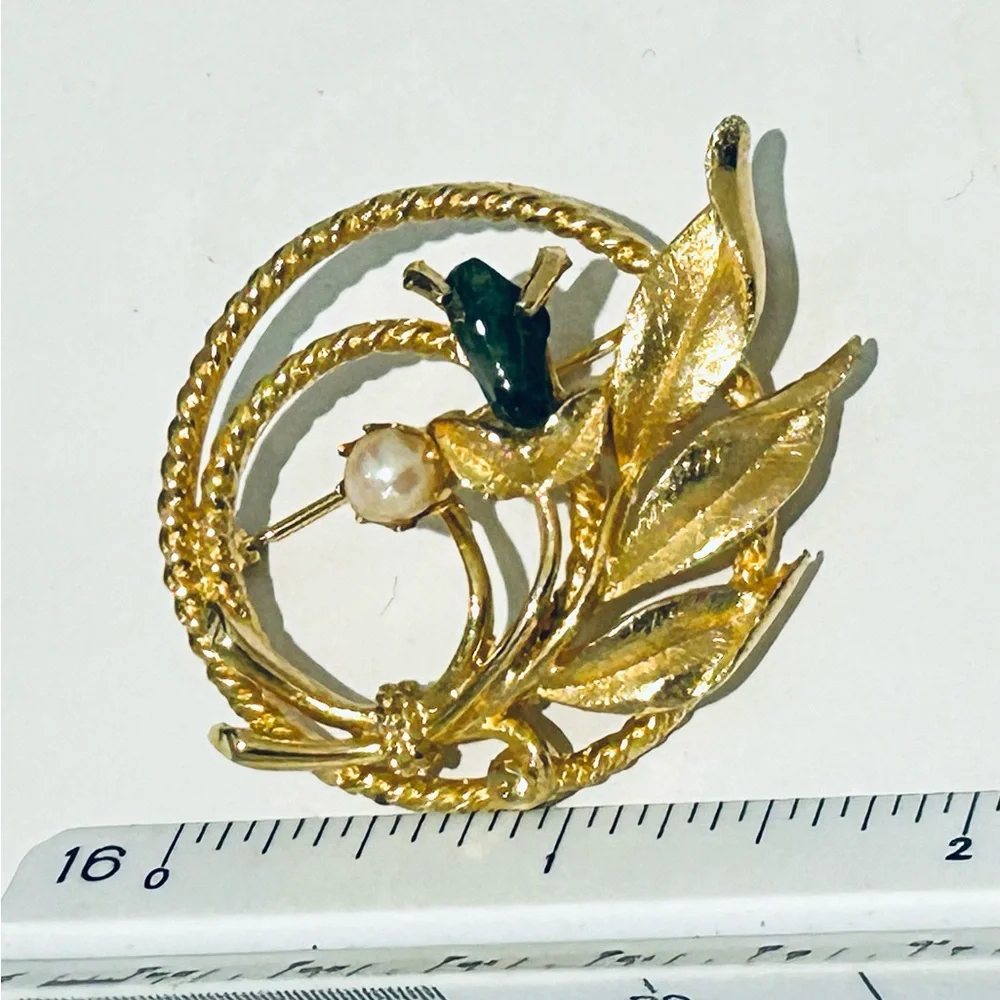 Vintage Sarah Coventry Asian jade & pearl brooch gold tone leaves nature zen